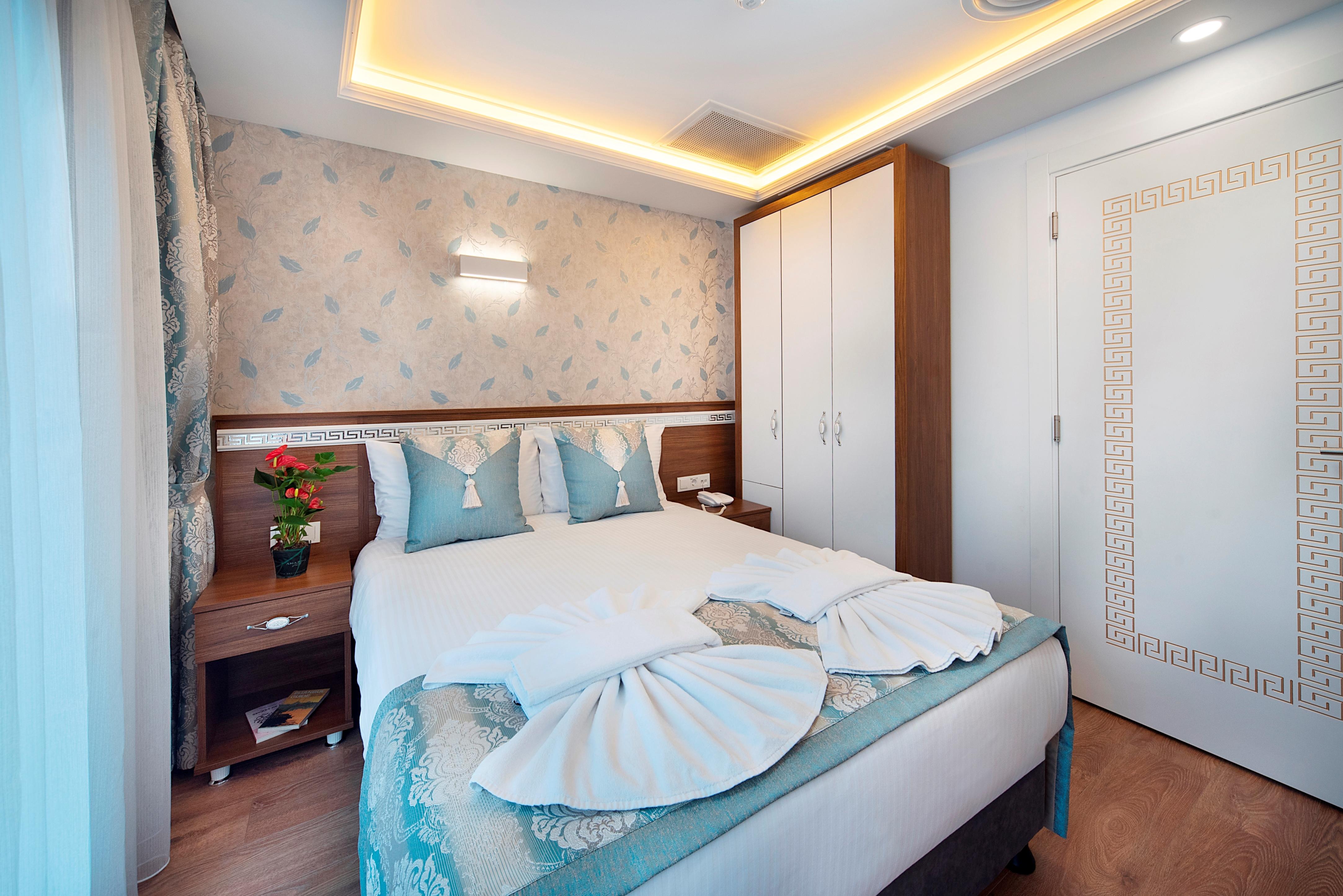 Lika Hotel Istanbul Bagian luar foto