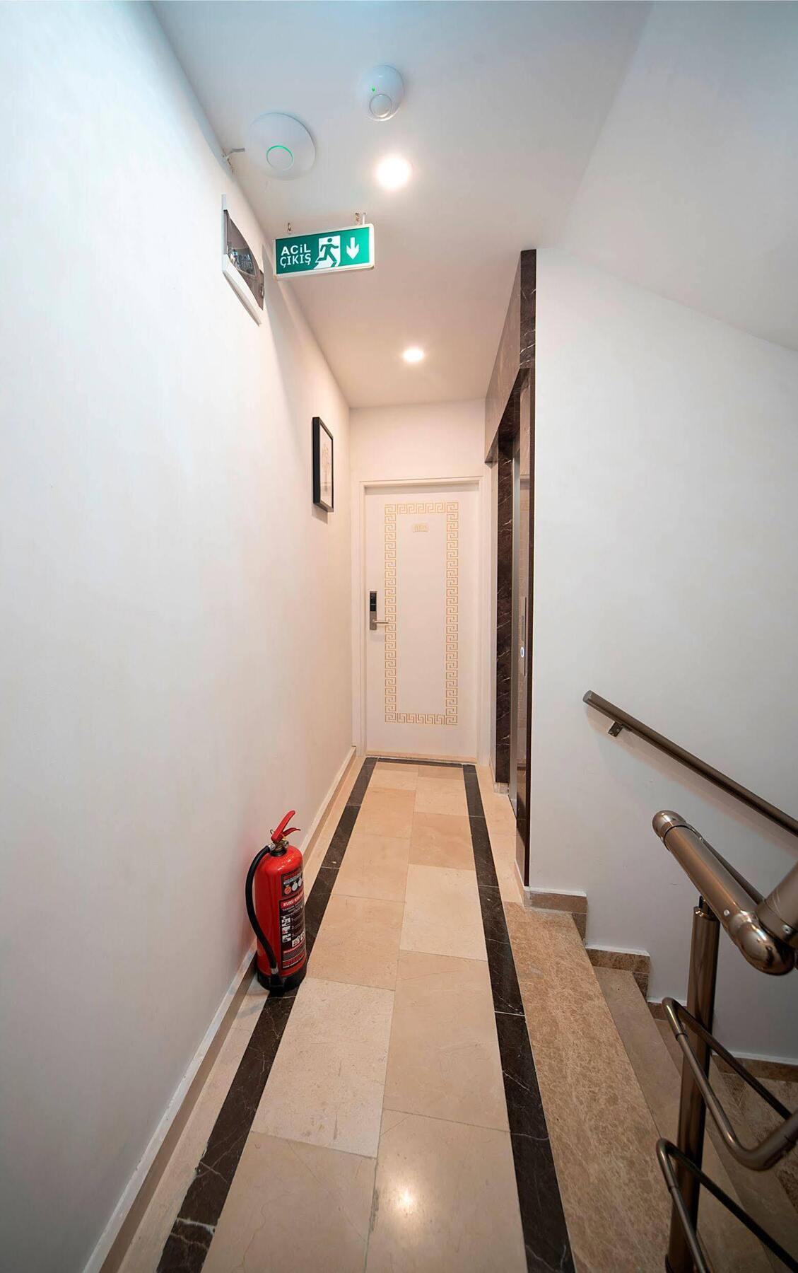 Lika Hotel Istanbul Bagian luar foto
