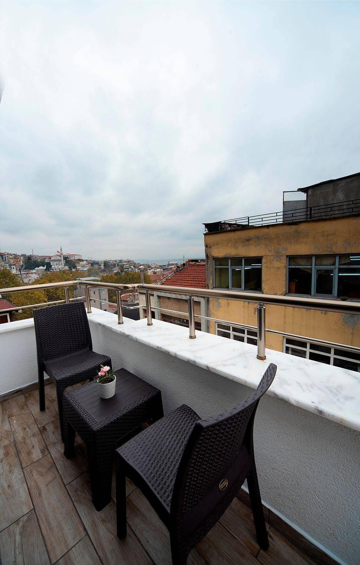 Lika Hotel Istanbul Bagian luar foto